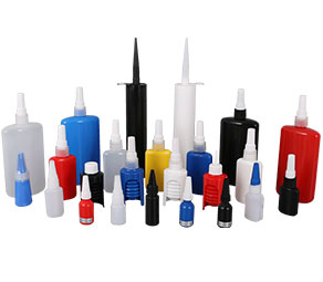 尖嘴瓶適用行業廣泛，多用于膠水包裝、眼藥水包裝、食品調料包裝，因其尖嘴特點，具備方便滴膠，操作時流量可控可調，使用方便。